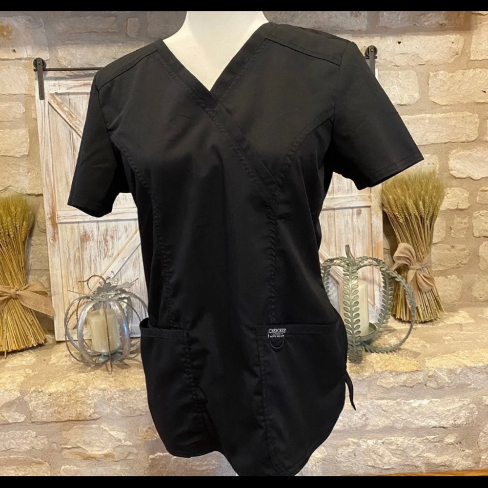 Cherokee Workwear Revolution Scrub Set- Small